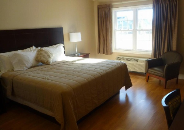 Yankee Clipper Motel image 11