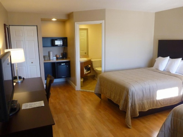 Yankee Clipper Motel image 17